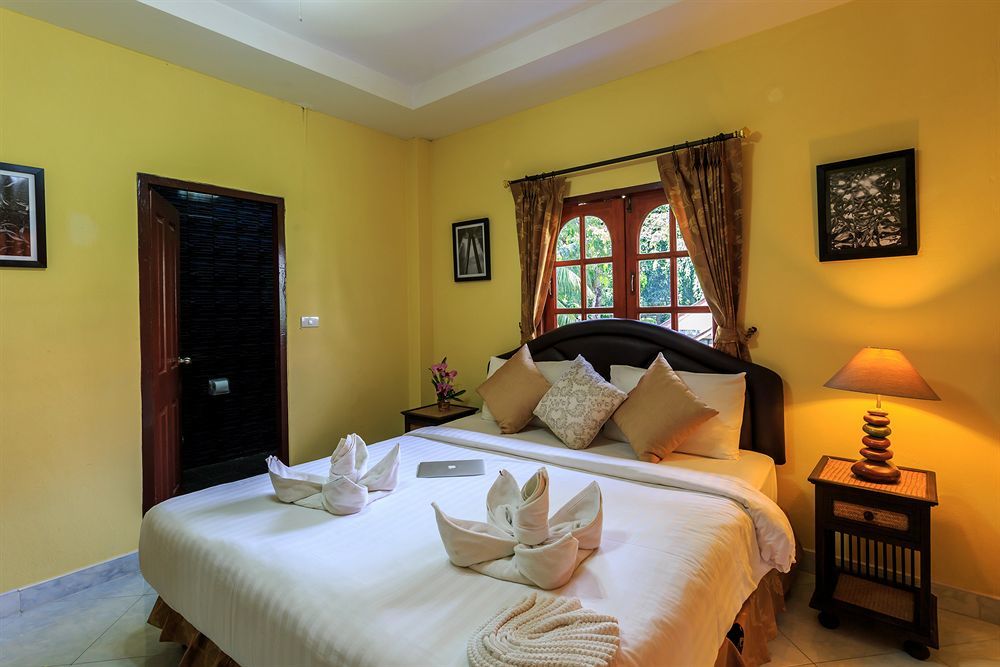 Eriksson Guesthouse Patong Buitenkant foto