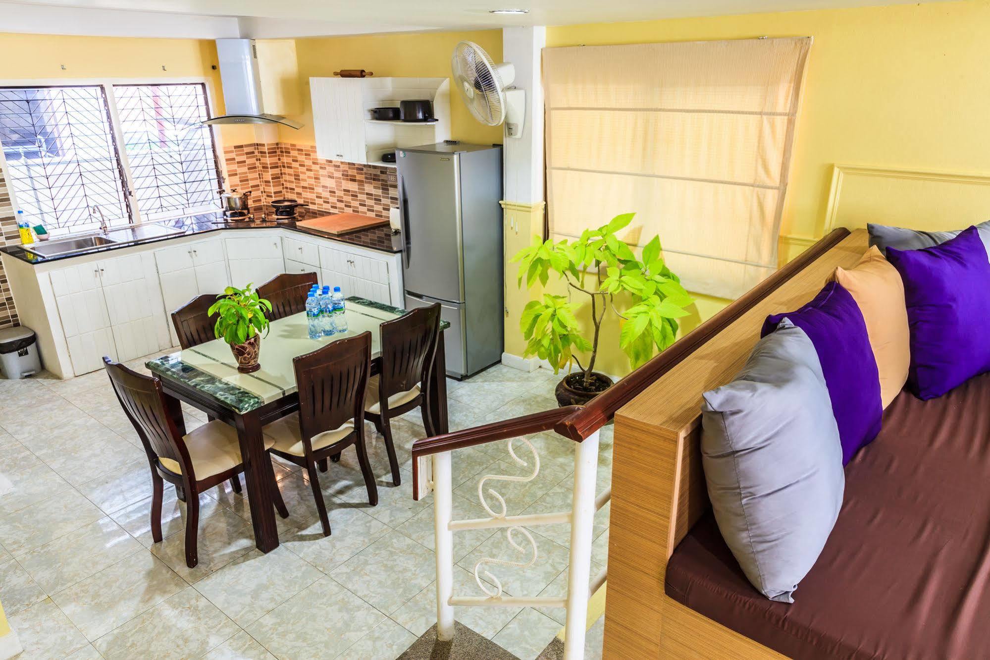 Eriksson Guesthouse Patong Buitenkant foto