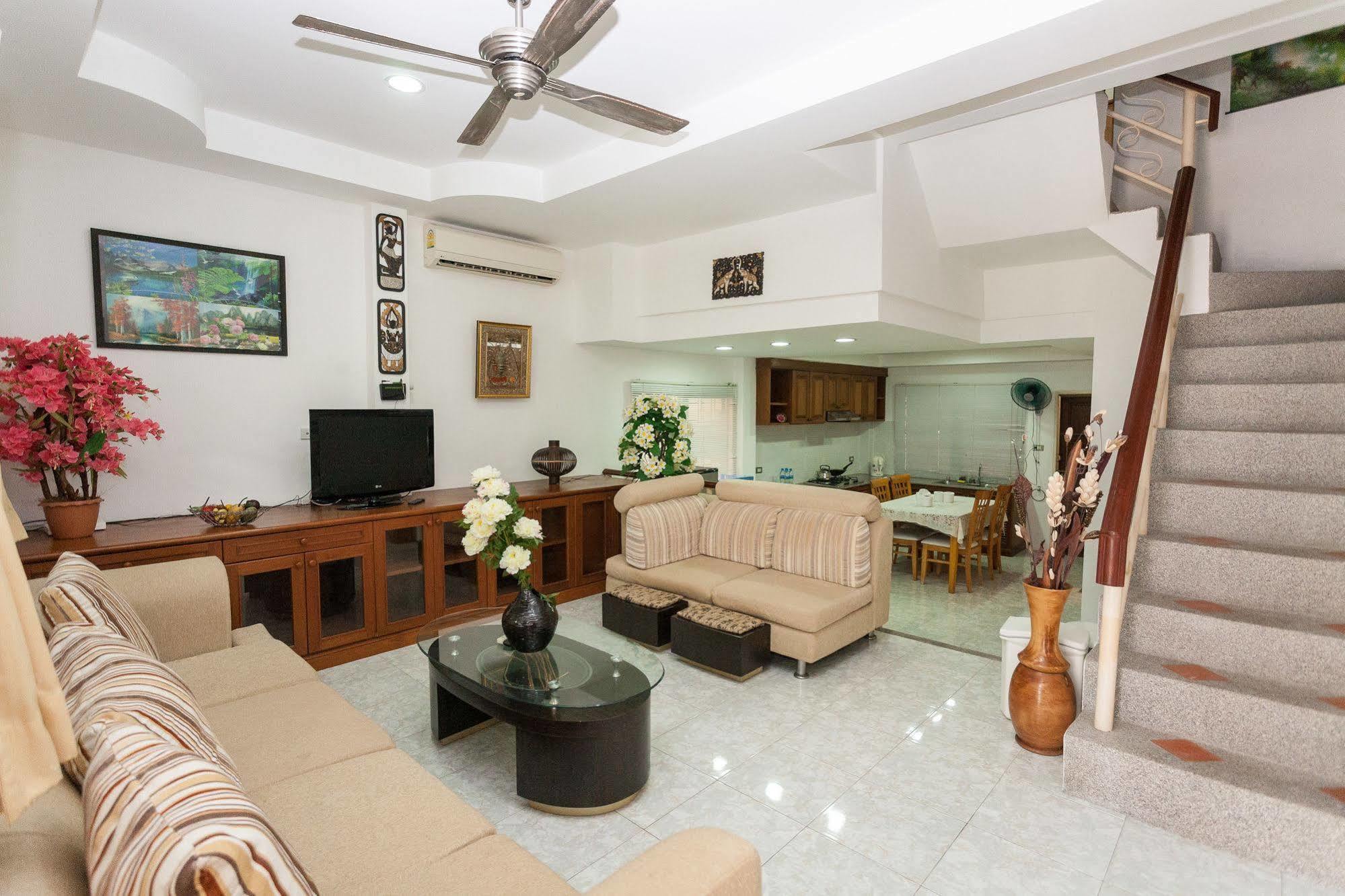 Eriksson Guesthouse Patong Buitenkant foto
