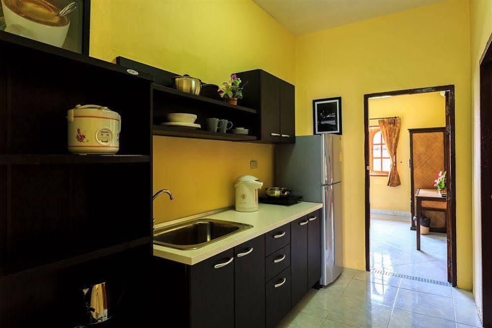 Eriksson Guesthouse Patong Buitenkant foto
