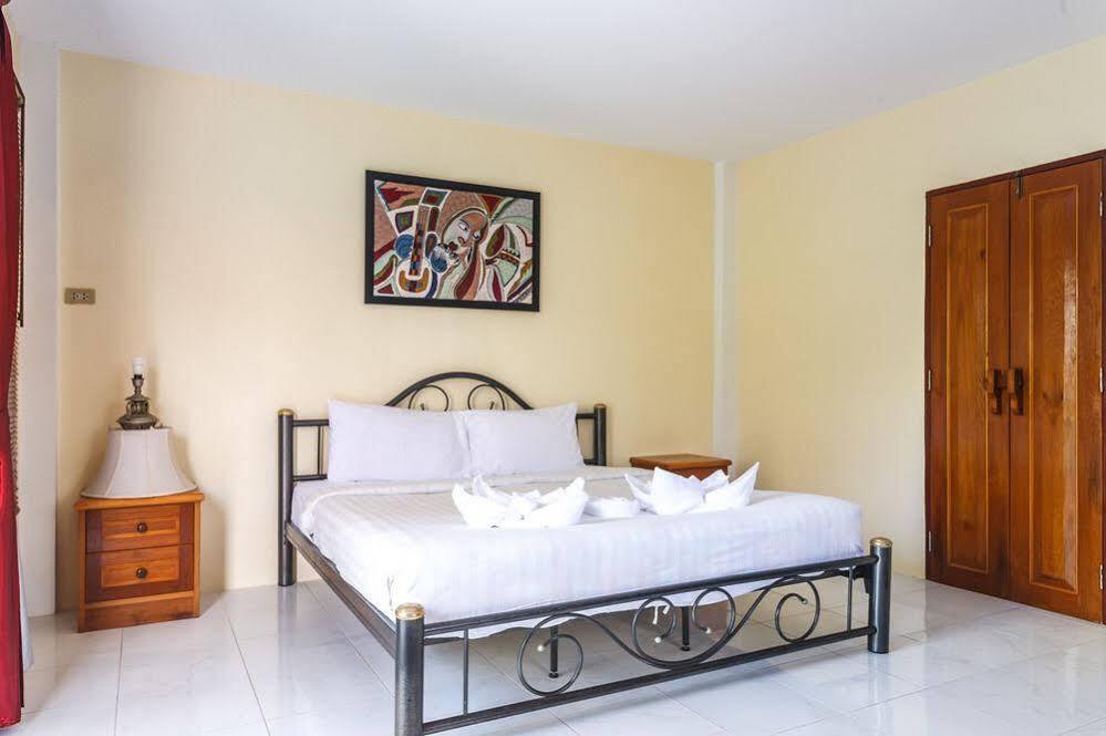 Eriksson Guesthouse Patong Buitenkant foto