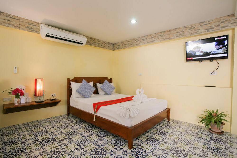 Eriksson Guesthouse Patong Buitenkant foto