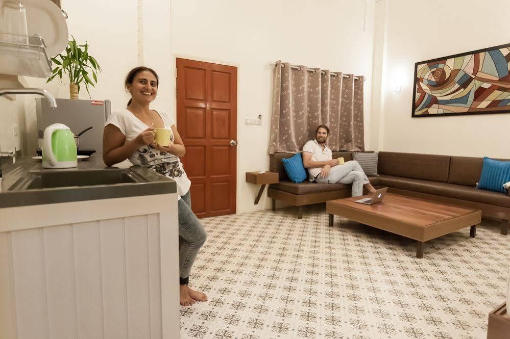 Eriksson Guesthouse Patong Buitenkant foto